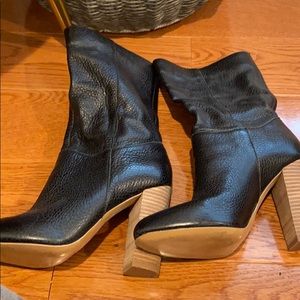 Leather mid length boots 7.5